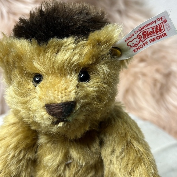 STEIFF Snowshoeing Bear - Picture 3 of 8